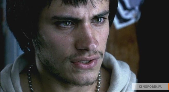 Файл:Amores perros 2000 movie screen 4.jpg