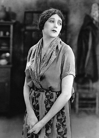 Файл:Barbara-La-Marr-Name-Woman.jpg