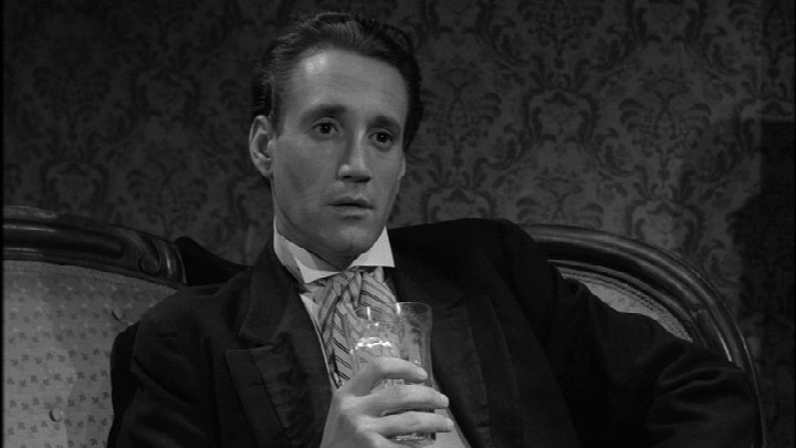 Файл:The Curse of the Living Corpse Scheider.jpg