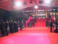 Файл:200px-Cannes.Redcarpet.jpg