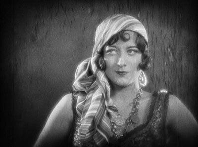 Файл:Unknown 1927 still 01 Joan Crawford.jpg