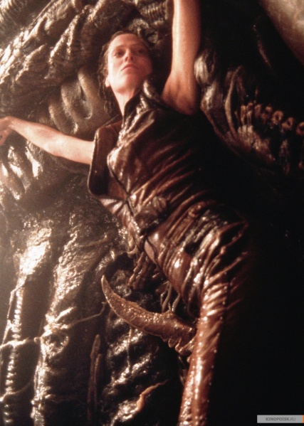Файл:Alien Resurrection 1997 movie screen 3.jpg